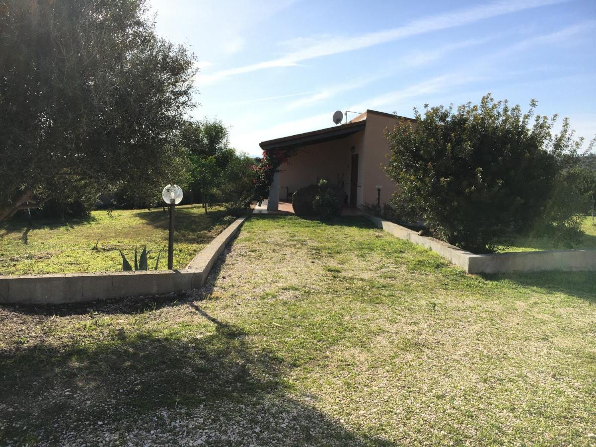 Domo Sara Villa Orosei Buitenkant foto